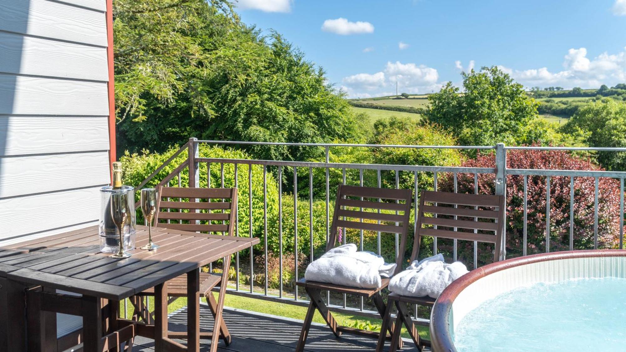 Ta Mill Cottages & Lodges - Meadowview Chalet 1 Launceston Extérieur photo